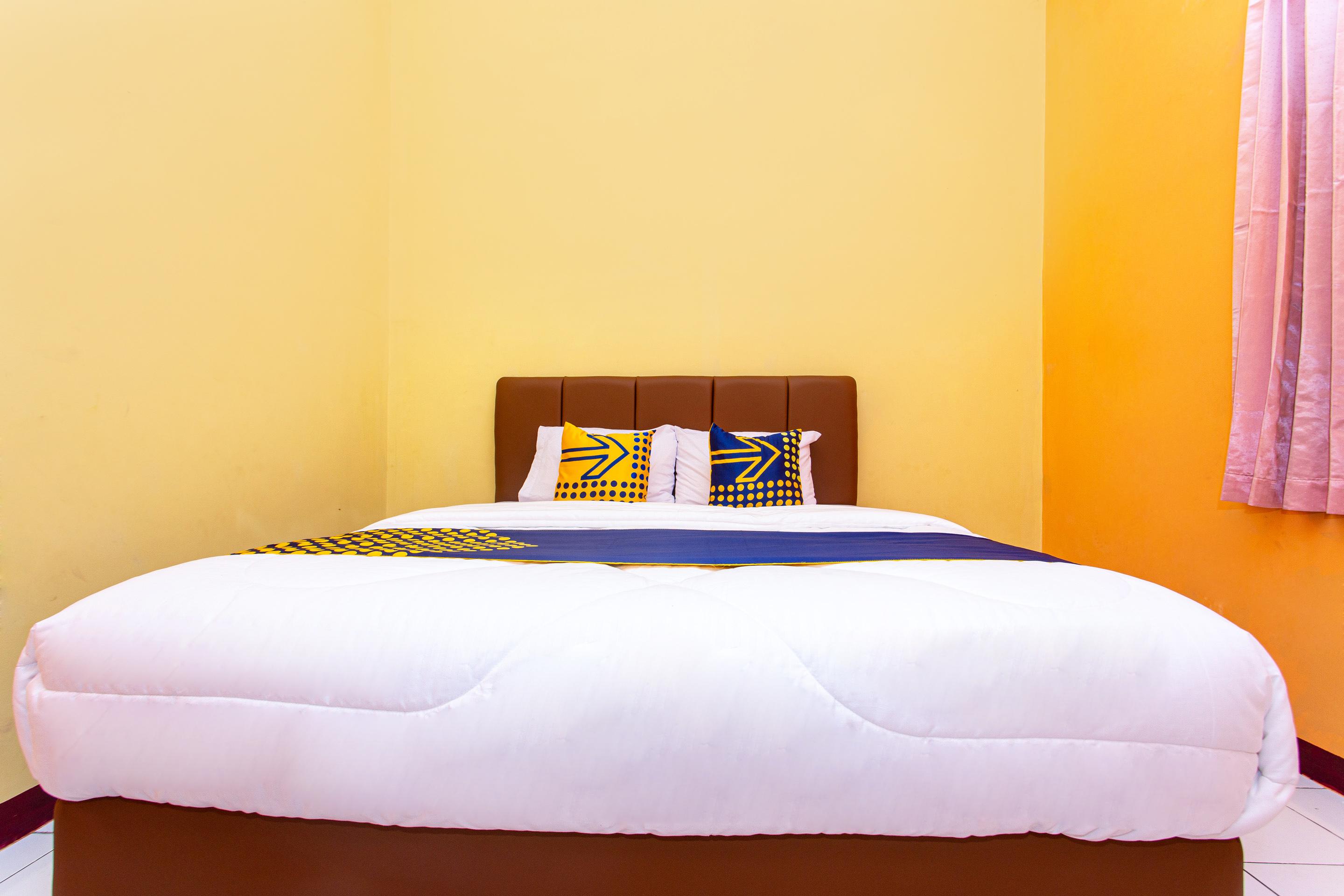 Spot On 2697 Homy House Hotel Semarang Exterior foto
