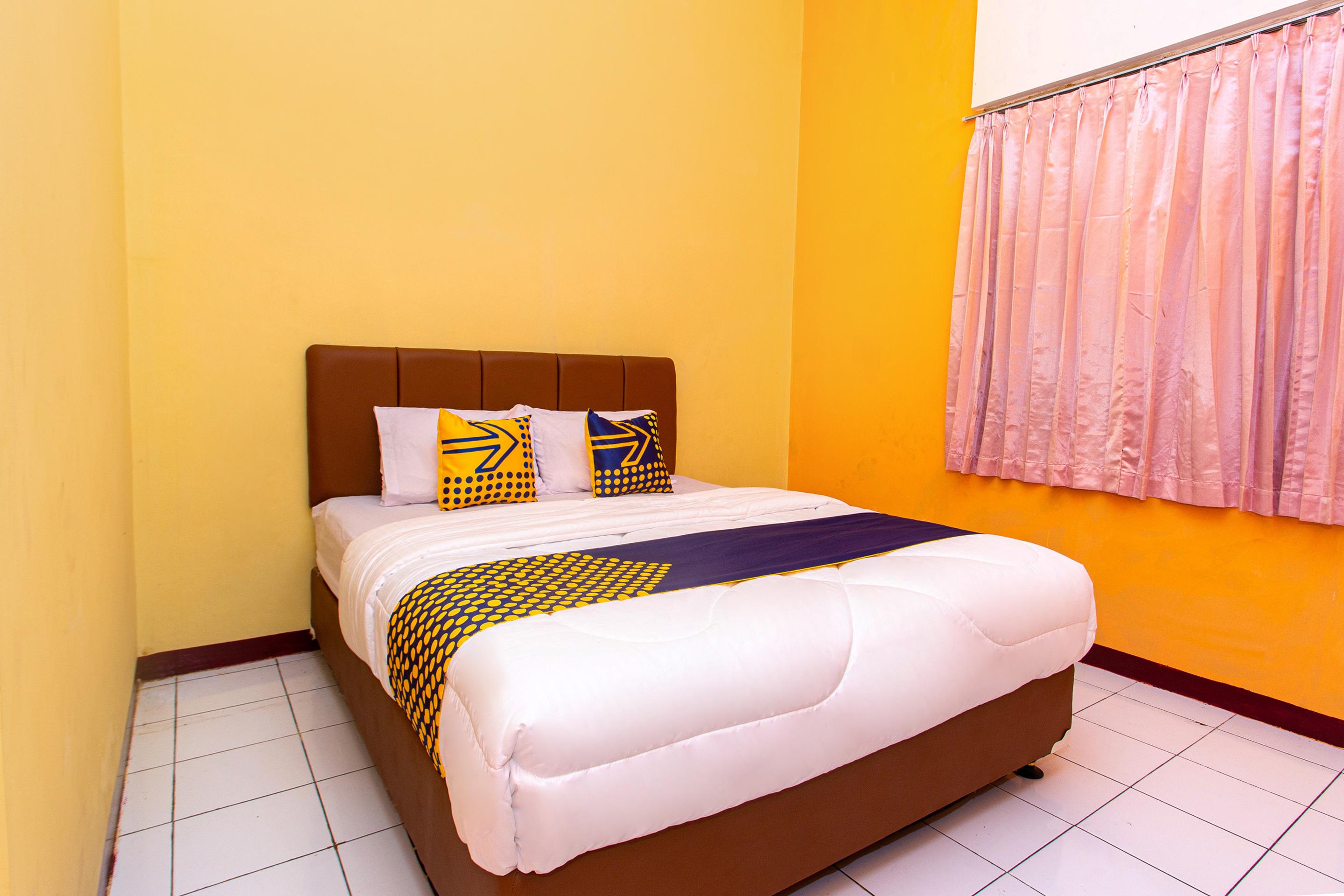Spot On 2697 Homy House Hotel Semarang Exterior foto