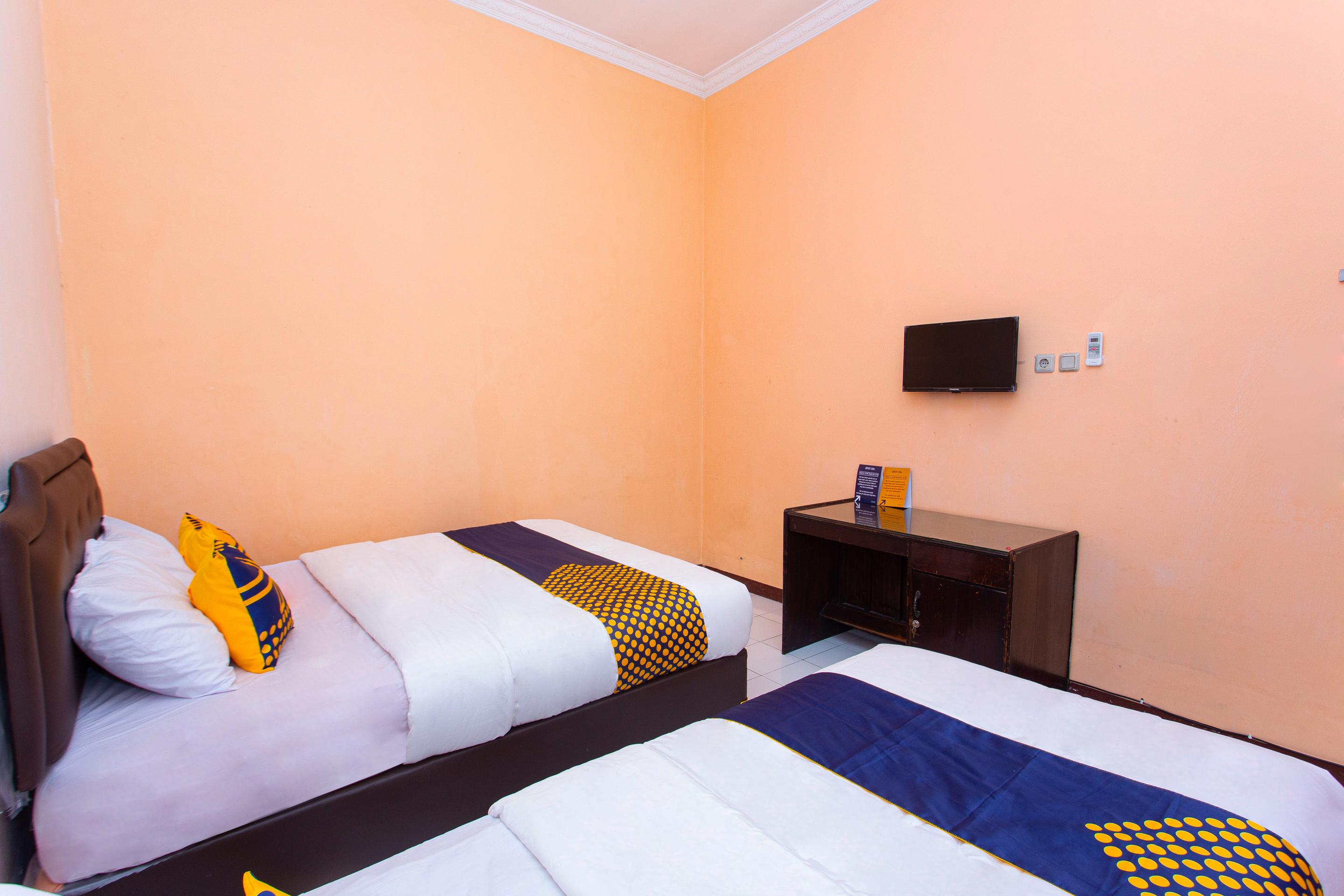 Spot On 2697 Homy House Hotel Semarang Exterior foto