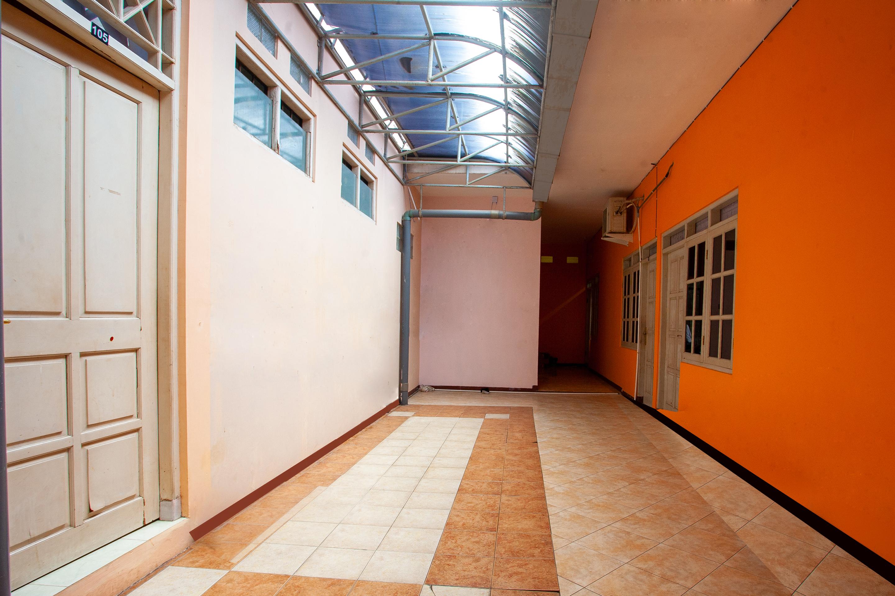 Spot On 2697 Homy House Hotel Semarang Exterior foto