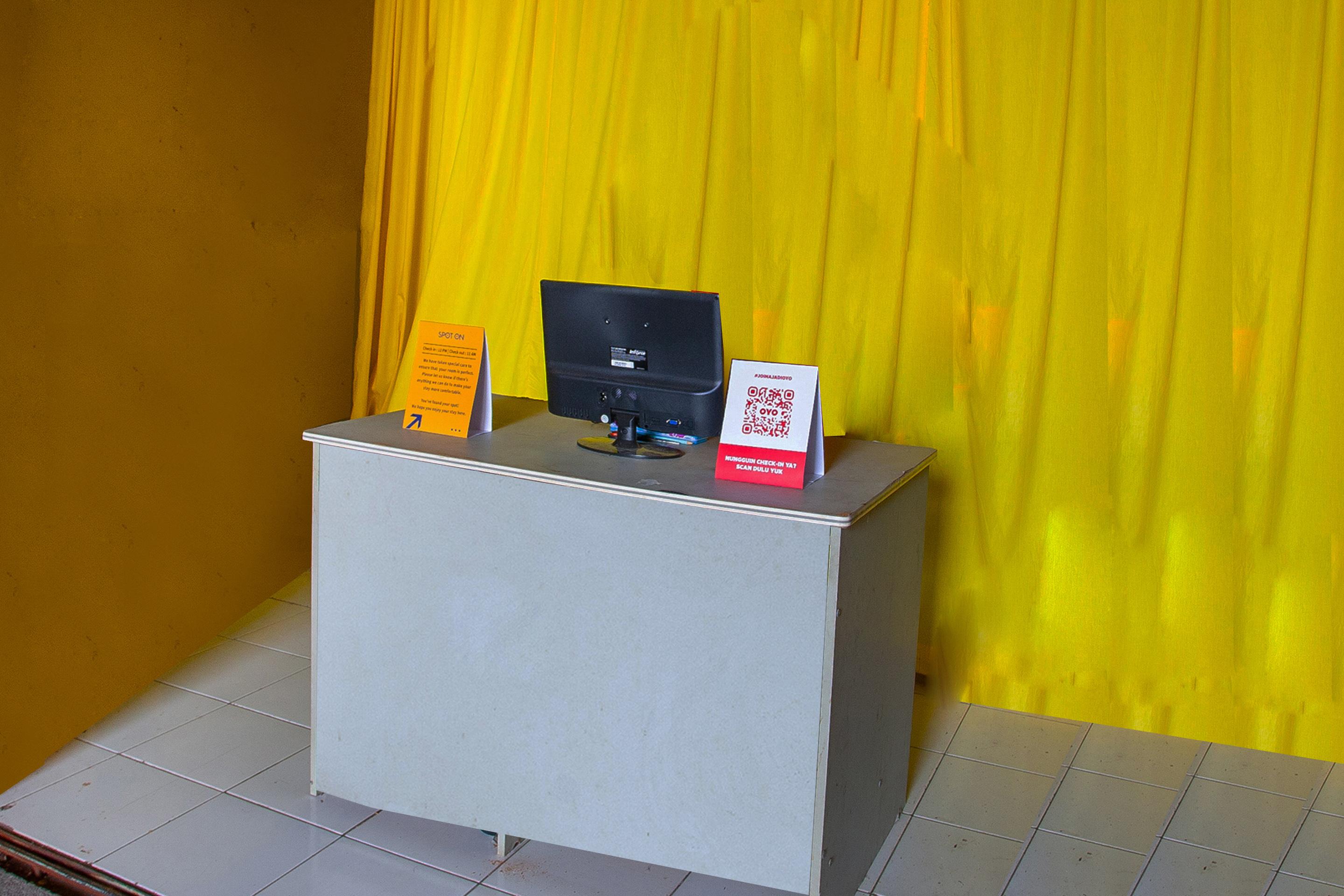 Spot On 2697 Homy House Hotel Semarang Exterior foto