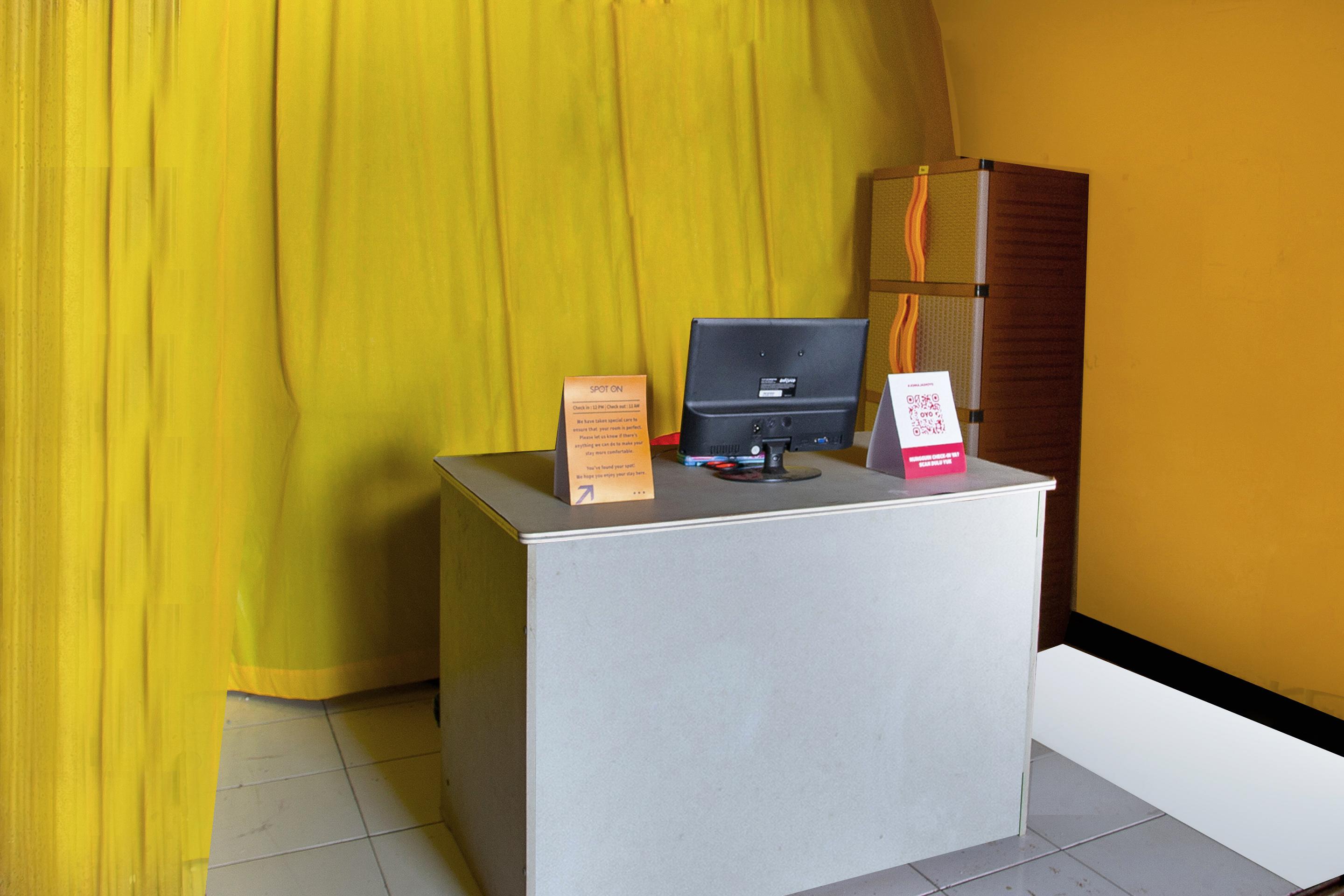 Spot On 2697 Homy House Hotel Semarang Exterior foto
