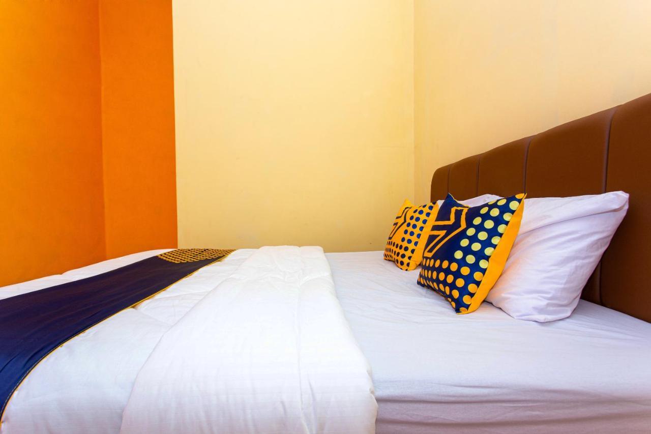 Spot On 2697 Homy House Hotel Semarang Exterior foto
