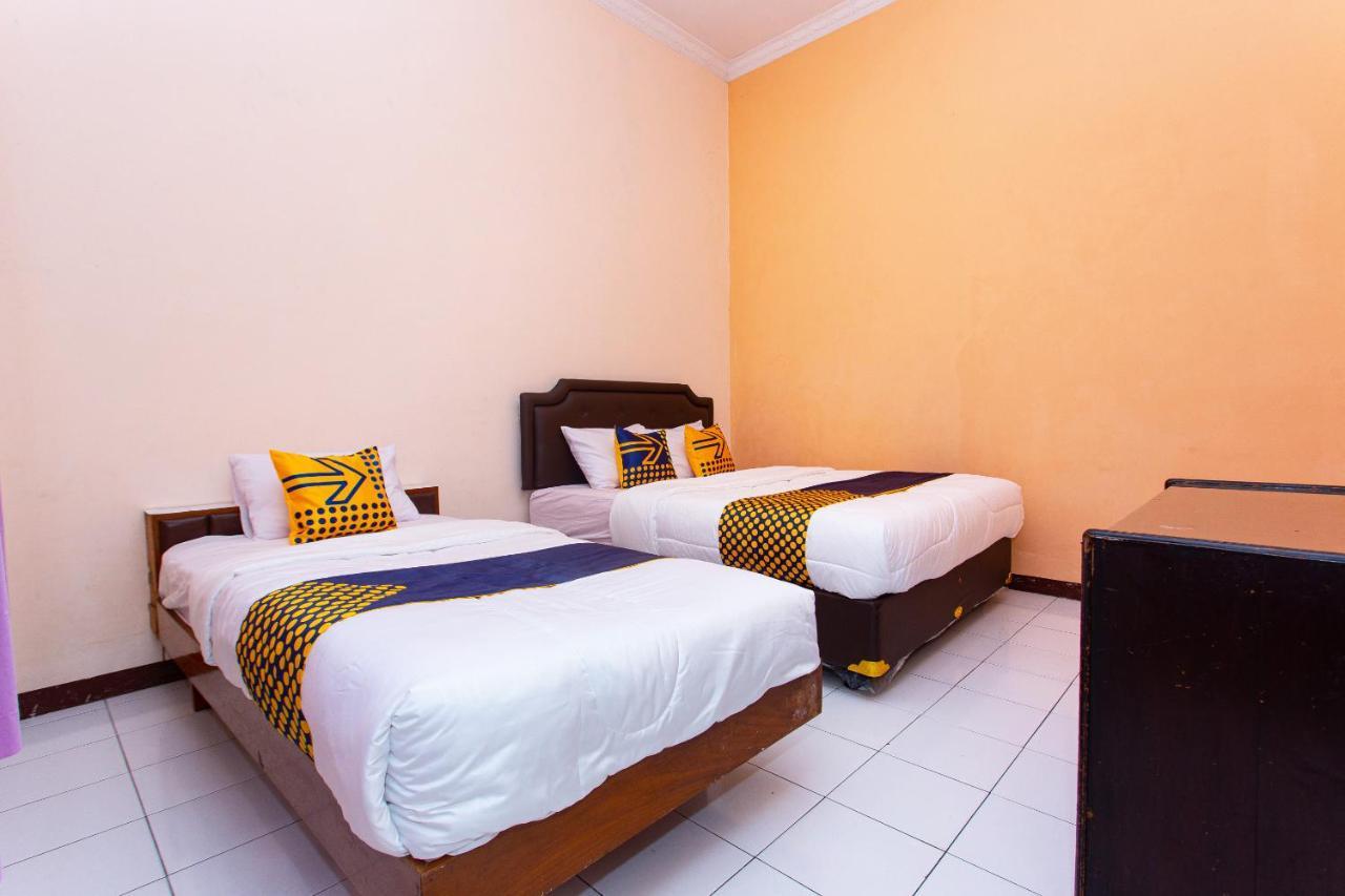 Spot On 2697 Homy House Hotel Semarang Exterior foto